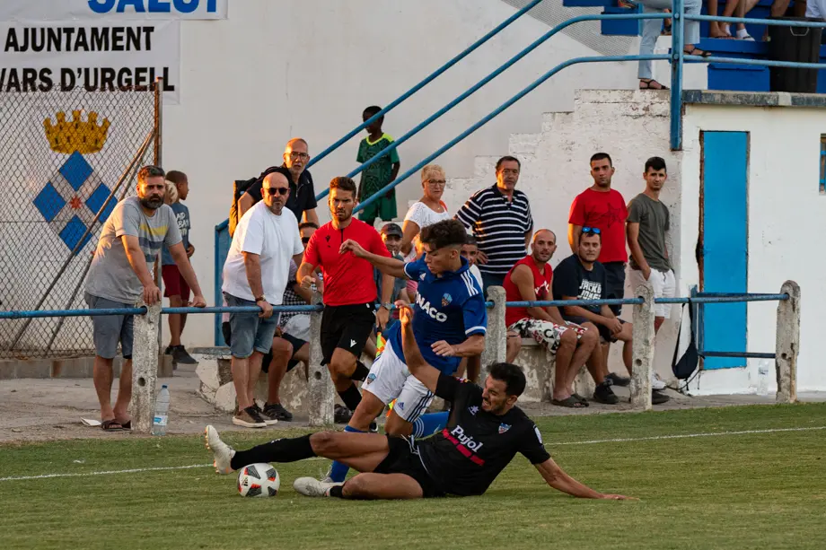 Partit amistós entre el Lleida Esportiu i el CFJ Mollerussa, disputat a Ivars d'Urgell - Foto: Jordi VInuesa