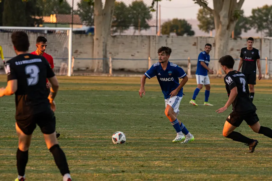 Partit amistós entre el Lleida Esportiu i el CFJ Mollerussa, disputat a Ivars d'Urgell - Foto: Jordi VInuesa