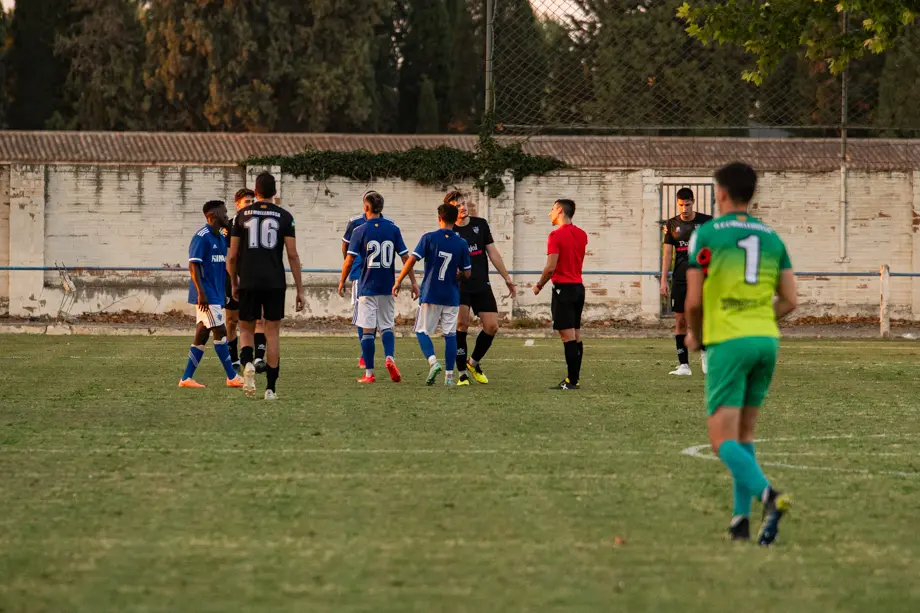 Partit amistós entre el Lleida Esportiu i el CFJ Mollerussa, disputat a Ivars d'Urgell - Foto: Jordi VInuesa