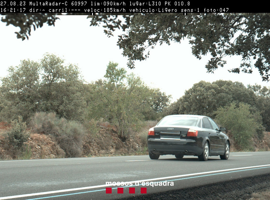 El vehicle enxampat circulant a 185 km/h per la L-310 a Plans de Sió - Foto: Cedida pels Mossos d'Esquadra