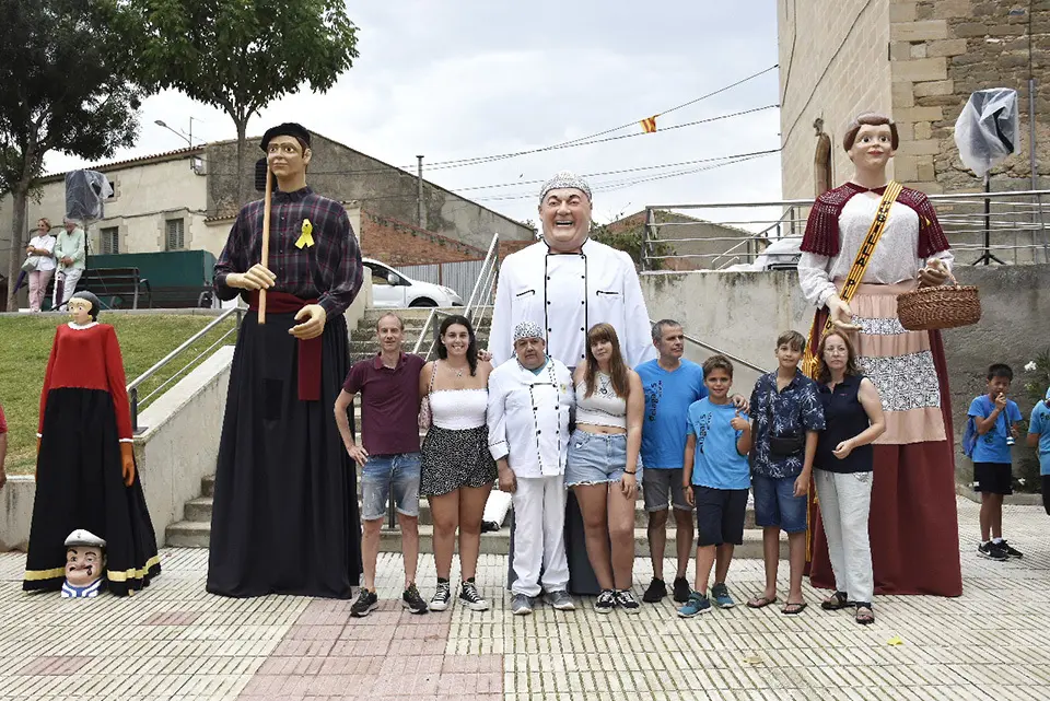 El dissabte 26 d'agost es va celebrar la 2a Trobada Gegantera de Sidamon amb el bateig del gegantó Andreu i la posterior cercavila pels carrers del poble amb la participació de diverses colles geganteres de municipis propers - Foto: Josep Ma Llovera