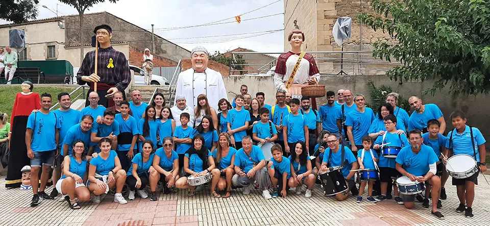 El dissabte 26 d'agost es va celebrar la 2a Trobada Gegantera de Sidamon amb el bateig del gegantó Andreu i la posterior cercavila pels carrers del poble amb la participació de diverses colles geganteres de municipis propers - Foto: Josep Ma Llovera