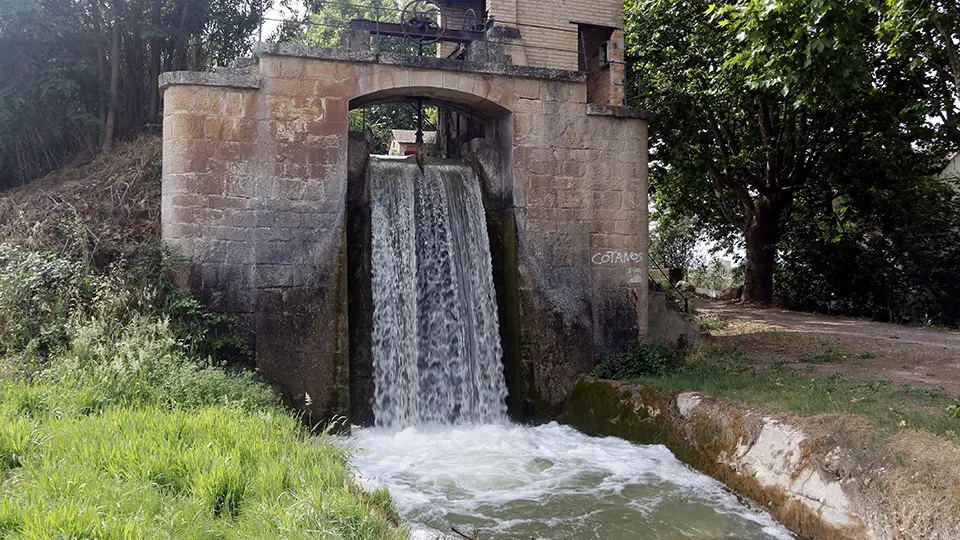 El salt del Duran del canal d'Urgell, amb aigua - Foto: Oriol Bosch (ACN)