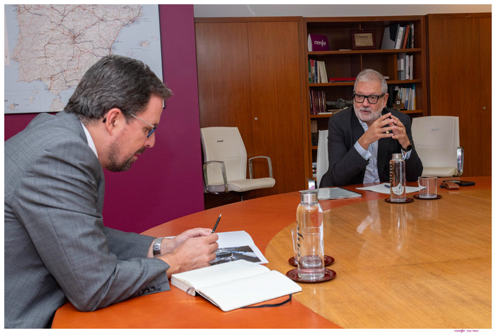 L'alcalde de Lleida, Fèlix Larrosa, reunit amb el president de Renfe, Raül Blanco - Foto: Miguel Ángel Patier / Cedida per la Paeria de Lleida