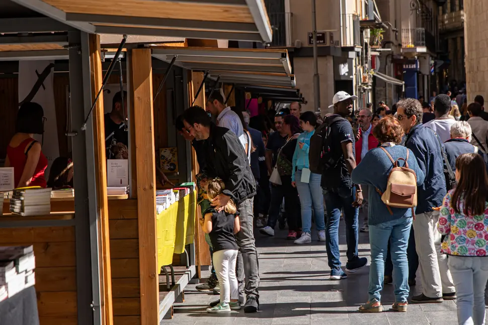 Activitat durant la jornada de dissabte de la primera edició de Sant Miquel de les Lletres a Lleida - Foto: Jordi Vinuesa