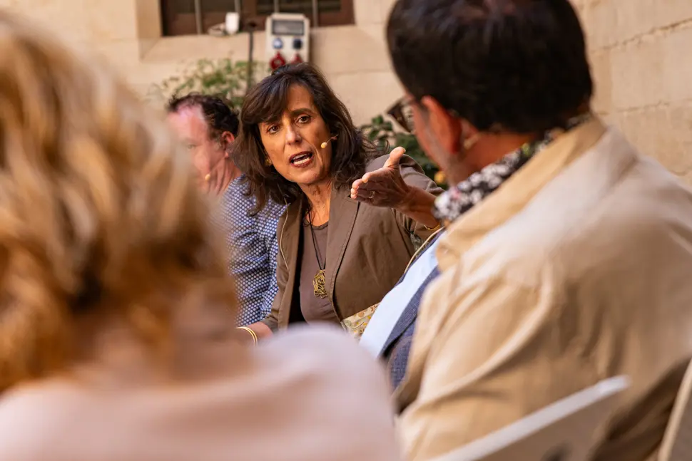 Vermut Literari amb Xavier Graset (acompanyat de Magda Gregori, Marta Alòs, Francesc Canosa i Antoni Gelonch) durant la jornada de dissabte de la primera edició de Sant Miquel de les Lletres a Lleida - Foto: Jordi Vinuesa