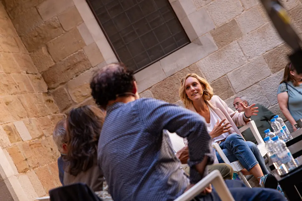 Vermut Literari amb Xavier Graset (acompanyat de Magda Gregori, Marta Alòs, Francesc Canosa i Antoni Gelonch) durant la jornada de dissabte de la primera edició de Sant Miquel de les Lletres a Lleida - Foto: Jordi Vinuesa