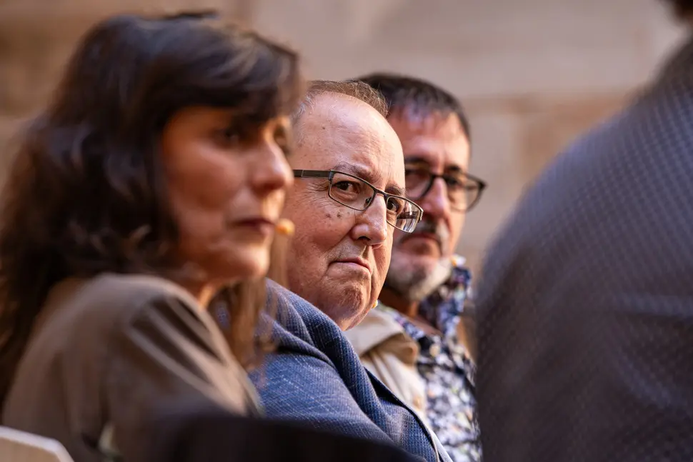 Vermut Literari amb Xavier Graset (acompanyat de Magda Gregori, Marta Alòs, Francesc Canosa i Antoni Gelonch) durant la jornada de dissabte de la primera edició de Sant Miquel de les Lletres a Lleida - Foto: Jordi Vinuesa