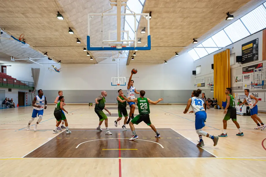 El Pujol CB Mollerussa comença la temporada amb una victòria a casa davant el CB Les Franqueses - Foto: Jordi Vinuesa