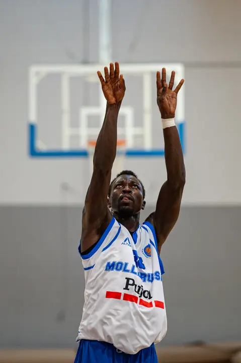 El Pujol CB Mollerussa comença la temporada amb una victòria a casa davant el CB Les Franqueses - Foto: Jordi Vinuesa