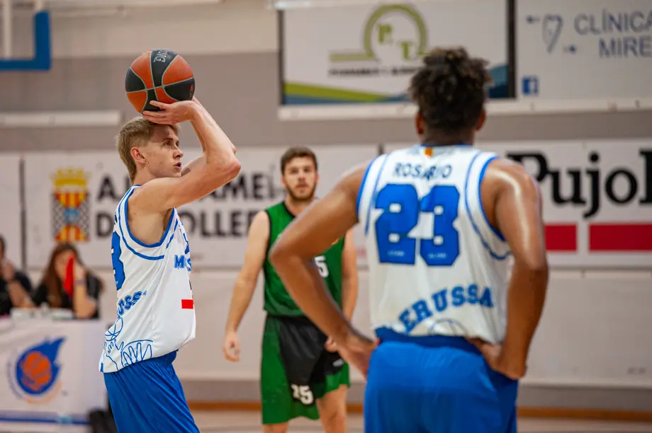 El Pujol CB Mollerussa comença la temporada amb una victòria a casa davant el CB Les Franqueses - Foto: Jordi Vinuesa