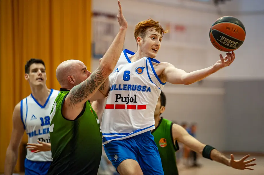 El Pujol CB Mollerussa comença la temporada amb una victòria a casa davant el CB Les Franqueses - Foto: Jordi Vinuesa