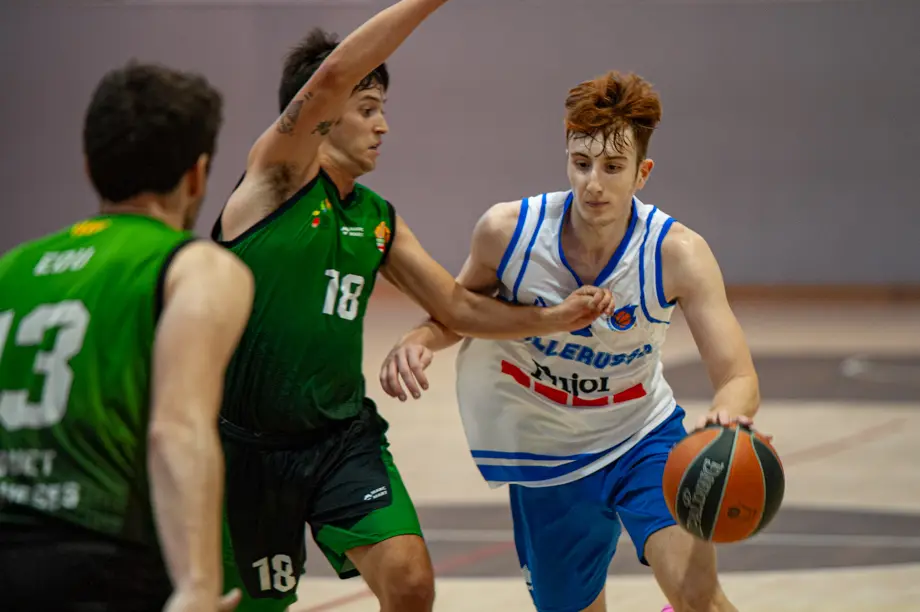 El Pujol CB Mollerussa comença la temporada amb una victòria a casa davant el CB Les Franqueses - Foto: Jordi Vinuesa