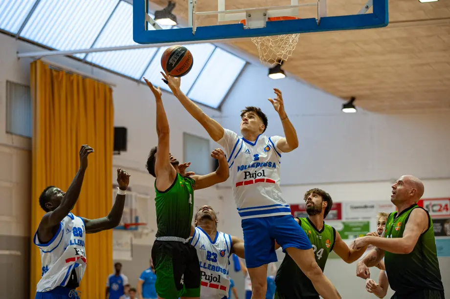 El Pujol CB Mollerussa comença la temporada amb una victòria a casa davant el CB Les Franqueses - Foto: Jordi Vinuesa
