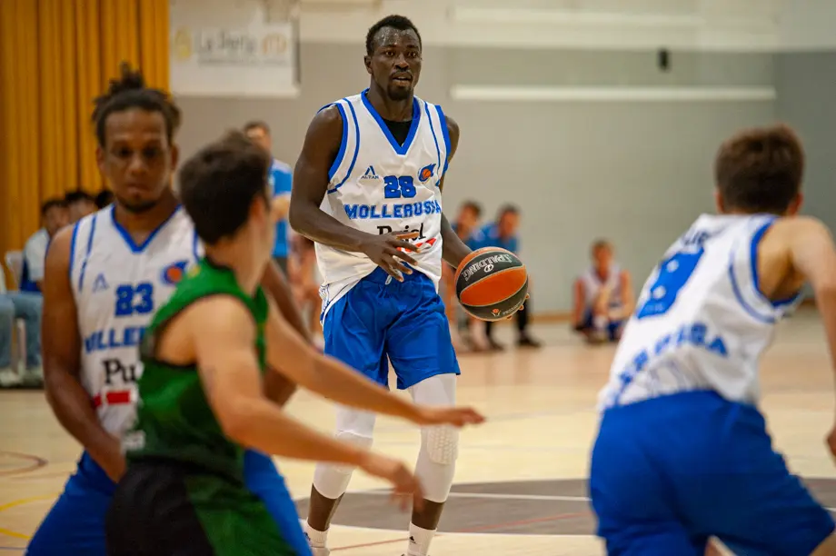 El Pujol CB Mollerussa comença la temporada amb una victòria a casa davant el CB Les Franqueses - Foto: Jordi Vinuesa