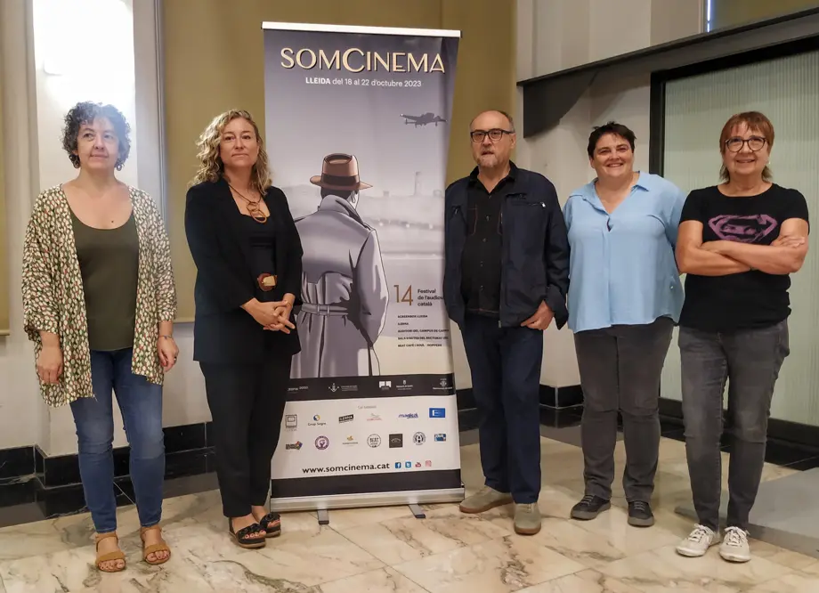 D'esquerra a dreta, Judith Vives, Pilar Bosch, Josep Maria Cazares, Estefania Rufach i Carmina Pardo - Foto: Ajuntament de Lleida