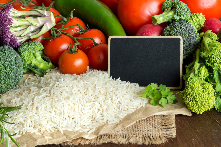 Imatge d'arxiu d'arròs amb diferents verdures