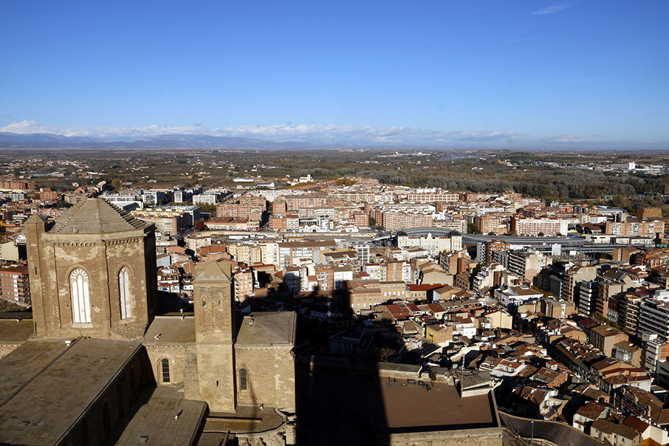 Vista general de la ciutat de Lleida des del campanar de la Seu Vella

Data de publicació: divendres 02 de desembre del 2022, 09:44

Localització: Madrid

Autor: Oriol Bosch