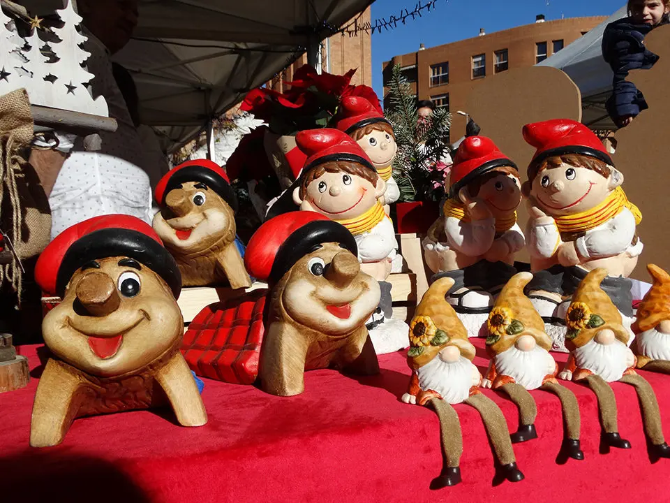 Tradicionals tions en una de les parades de Mercat de Santa Llúcia 2023 a Mollerussa