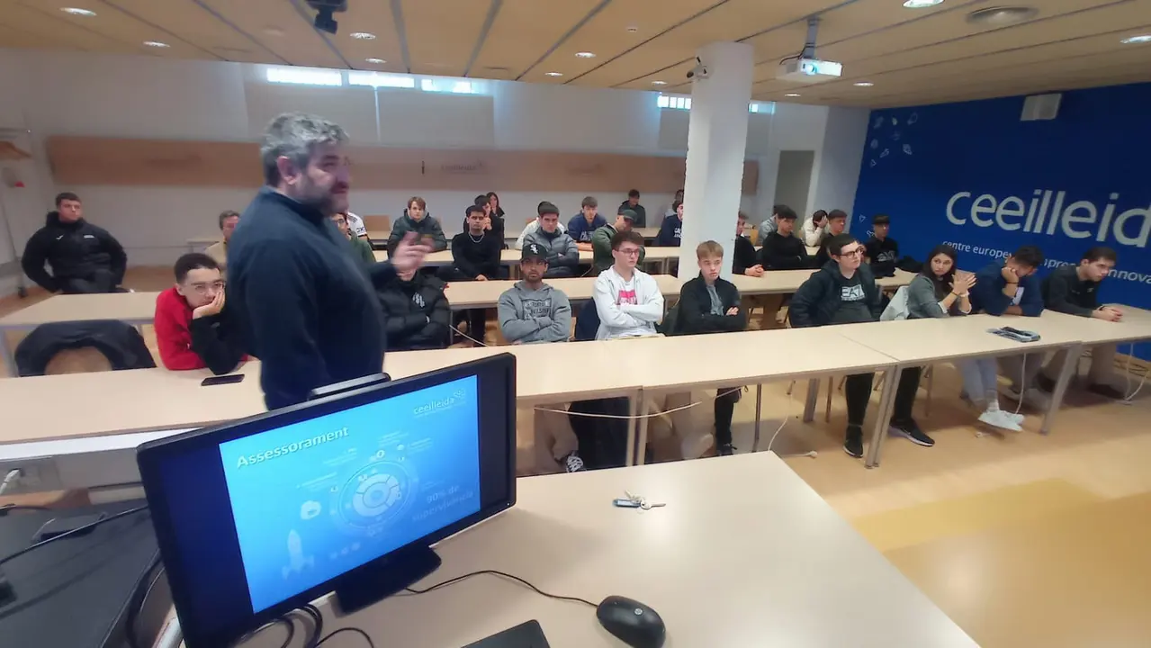 Imatge d'una de les dues visites d'estudiants d'Ilerna, que va tenir lloc la setmana passada