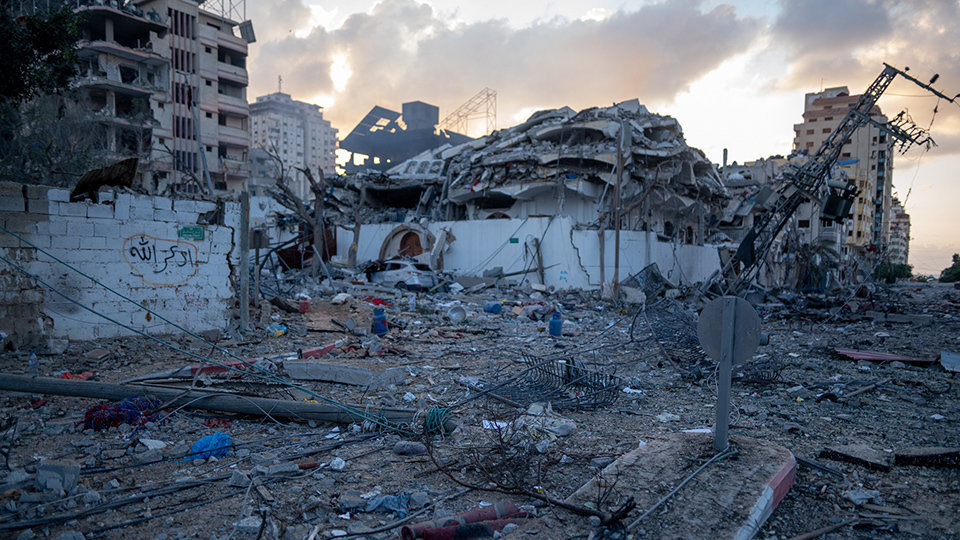 Àrea destruïda a causa dels atacs aeris de les forces de defensa israelianes al veïnat d'Al-Remal, al centre i l'oest de Gaza

Data de publicació: dilluns 13 de novembre del 2023, 17:38

Localització: Barcelona

Autor: OMS