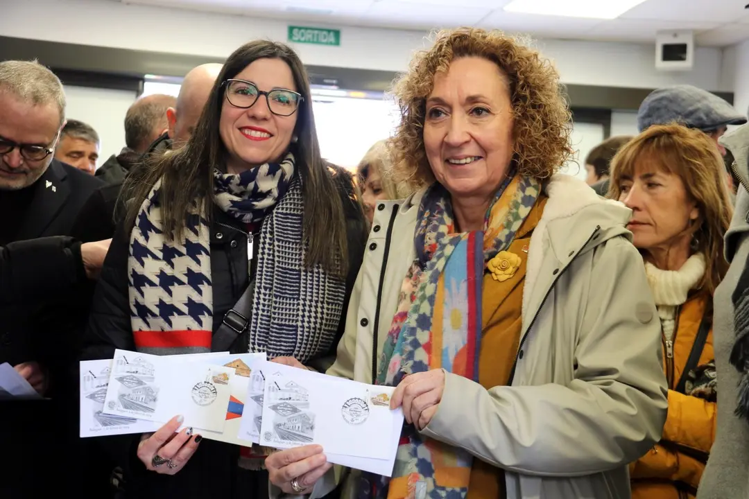 L'alcaldessa de Balaguer, Lorena González, amb la consellera de Territori, Ester Capella, en el marc de la commemoració del centenari de l'arribada del tren a la capital de la Noguera

Data de publicació: dissabte 03 de febrer del 2024, 14:47

Localització: Balaguer

Autor: Alba Mor