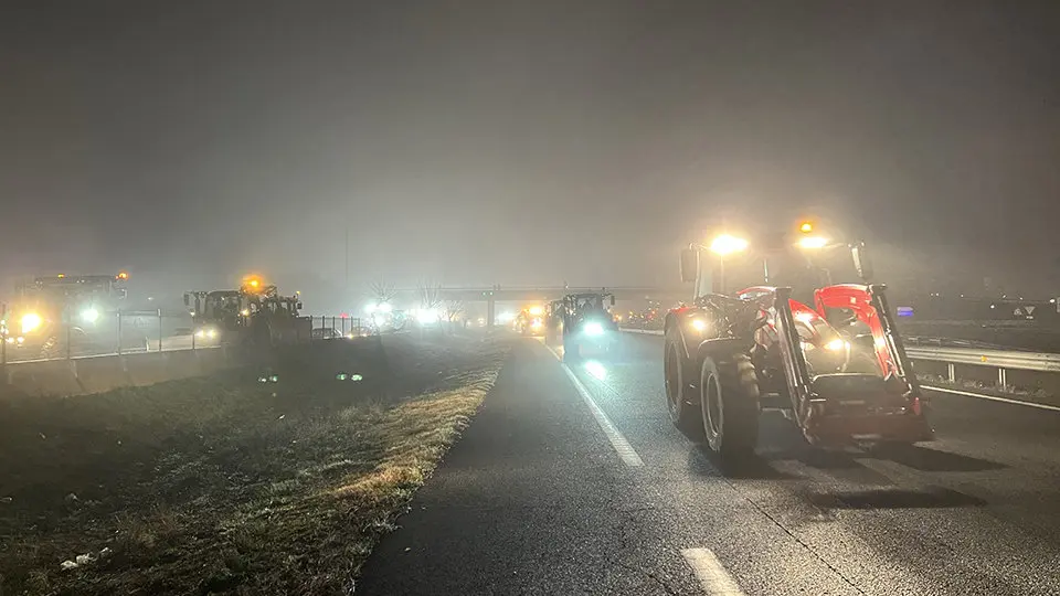 Els tractors a l'A-2 a Fondarella comencen la marxa cap a Barcelona 

Data de publicació: dimecres 07 de febrer del 2024, 07:53

Localització: Fondarella

Autor: Oriol Bosch