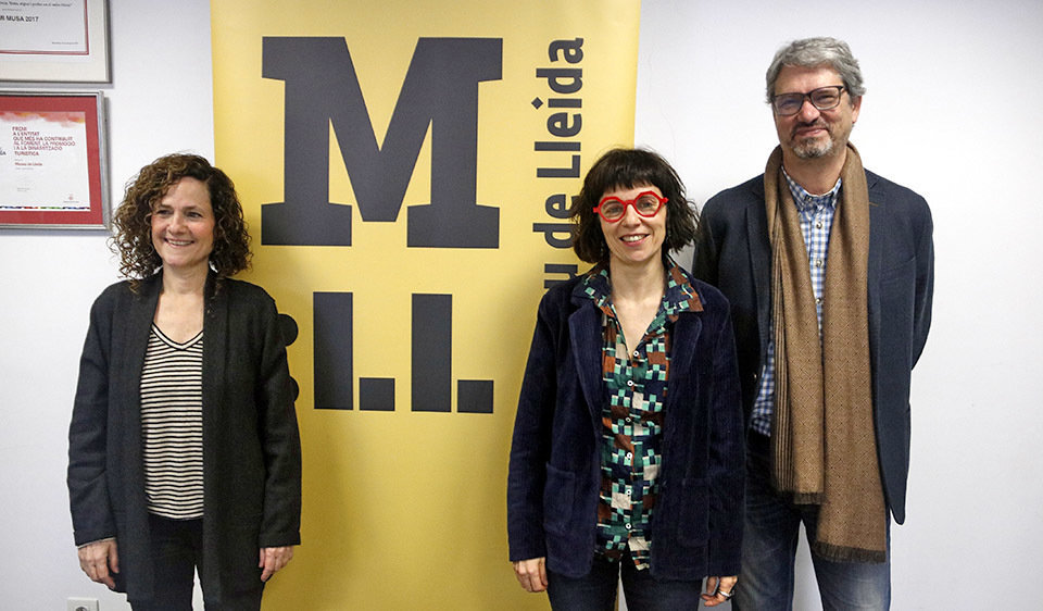 La nova directora de Museu de Lleida, Clara Arbués, amb el director dels serveis territorials de Cultura a Lleida, Albert Turull, i la directora general de Patrimoni, Sònia Hernández - Foto: Oriol Bosch
