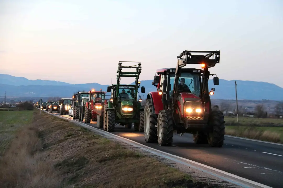 Tractorada a la C-53 entre Anglesola i Tornabous - Foto: Alba Mor