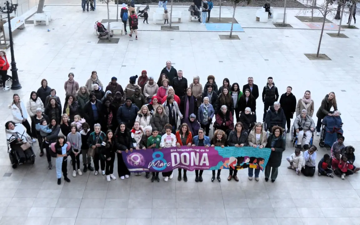 Participants del vídeo coral 8M - Foto: Ajuntament de Mollerussa