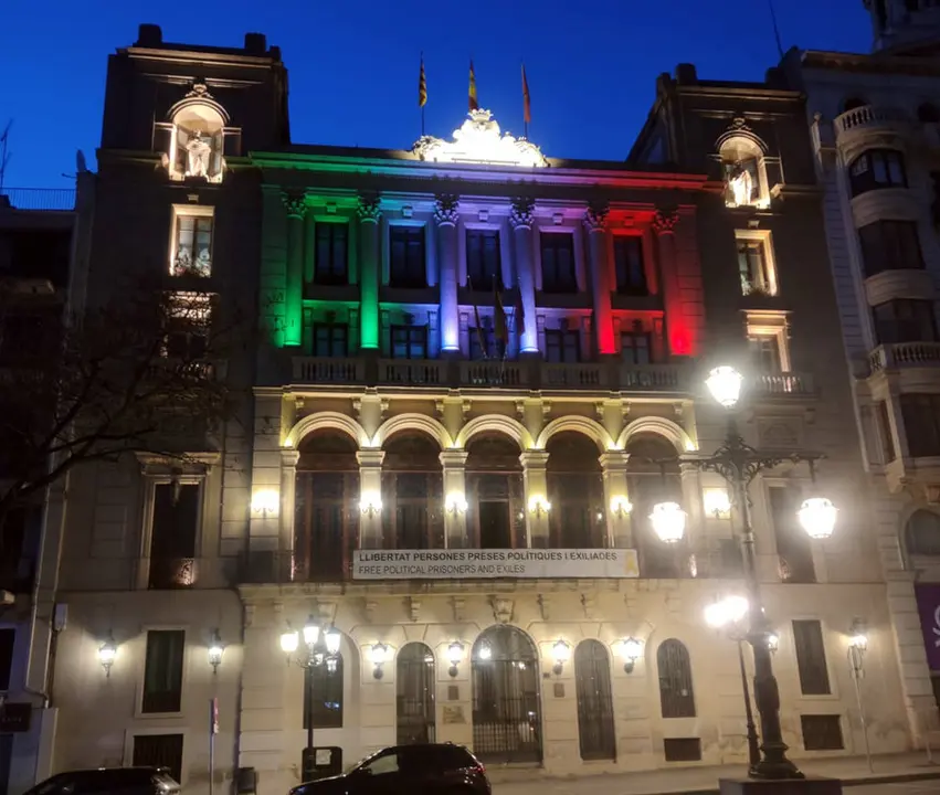 Imatge Acte 27 de febrer (il·luminació façana) a la Paeria (arxiu)