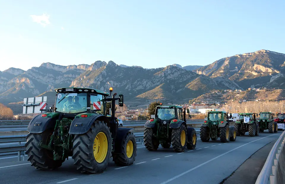 Marxa lenta de tractors a Berga

Data de publicació: diumenge 11 de febrer del 2024, 18:28

Localització: Berga

Autor: Maria Bélmez