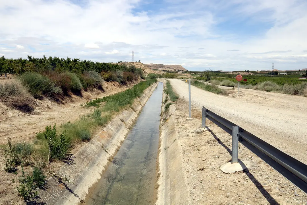 El canal Catalunya-Aragó al seu pas per Seròs - Foto: Laura Cortés/Ignasi Gómez