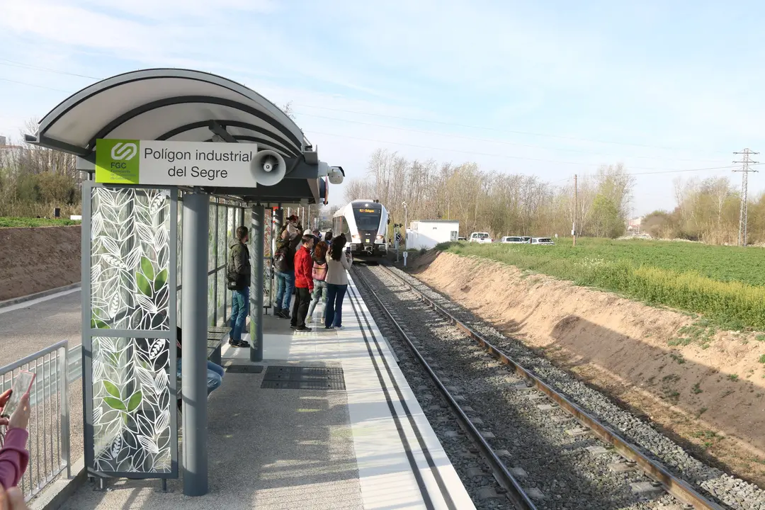 L'arribada d'un tren al baixador del Polígon industrial del Segre - Foto: Ignasi Gómez