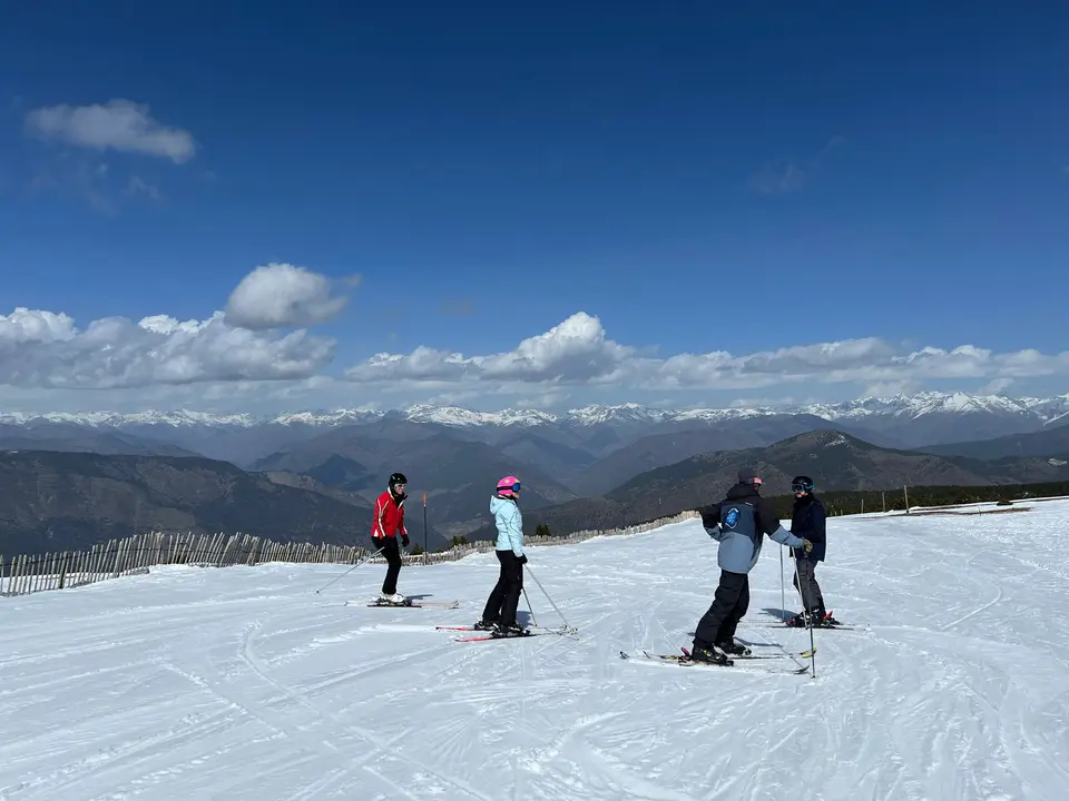 Esquiadors a les pistes de Port Ainé amb el domini obert gairebé al 100% encarant la recta final de temporada - Foto: Oriol Bosch