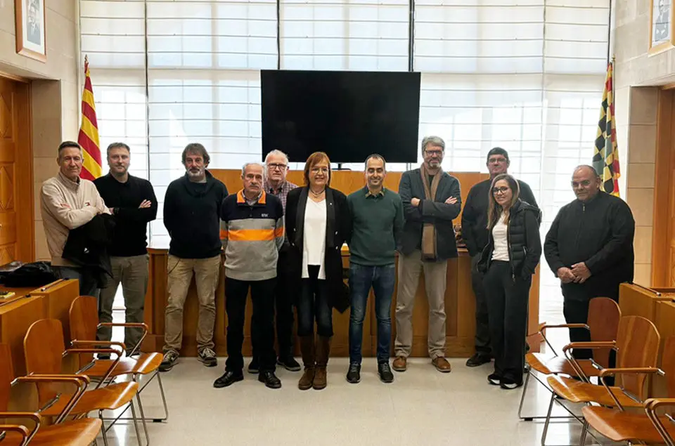 Reunió de  la comissió de seguiment de l'església Guimerà celebrada aquest divendres al Consell Comarcal de l'Urgell a Tàrrega

Data de publicació: divendres 26 d’abril del 2024, 14:20

Localització: Tàrrega

Autor: Cedida per la delegació del Govern a Lleida