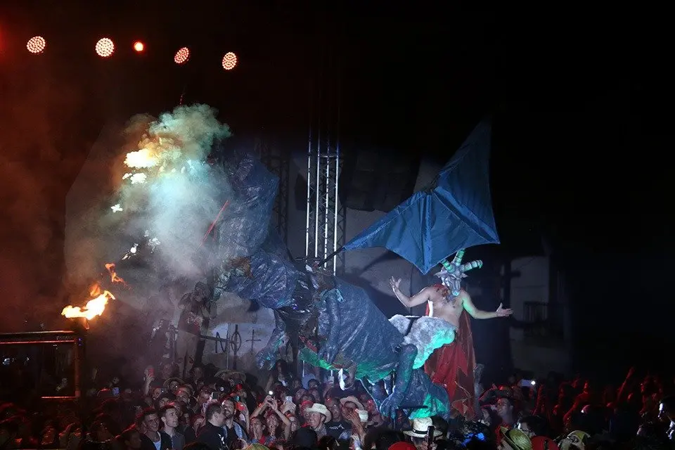 L'aparició del Mascle Cabró durant l'espectacle central de la gran nit de l'Aquelarre 2023 - Foto: Alba Mor
