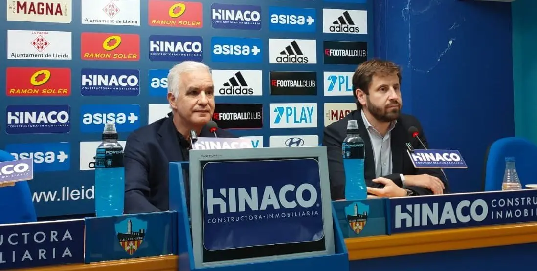 Luis Pereira, en roda de premsa amb Marc Torres. Foto: Àlvar Llobet
