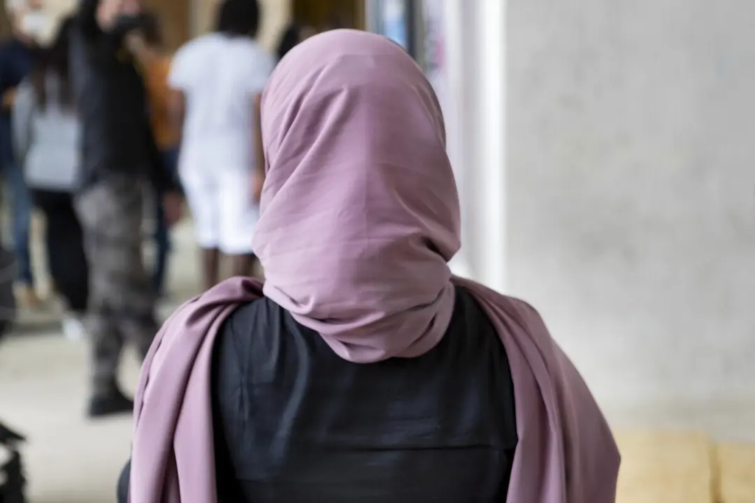 Una dona amb vel islàmic