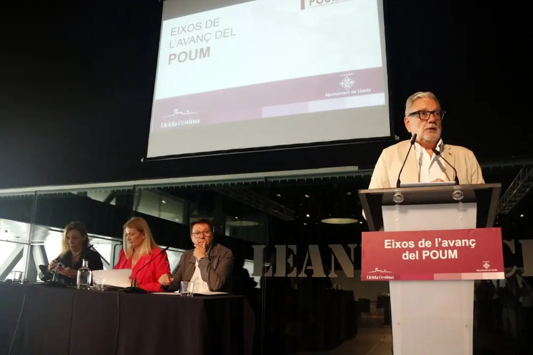 L'alcalde de Lleida, Fèlix Larrosa, durant la presentació dels eixos de l'avanç del POUM