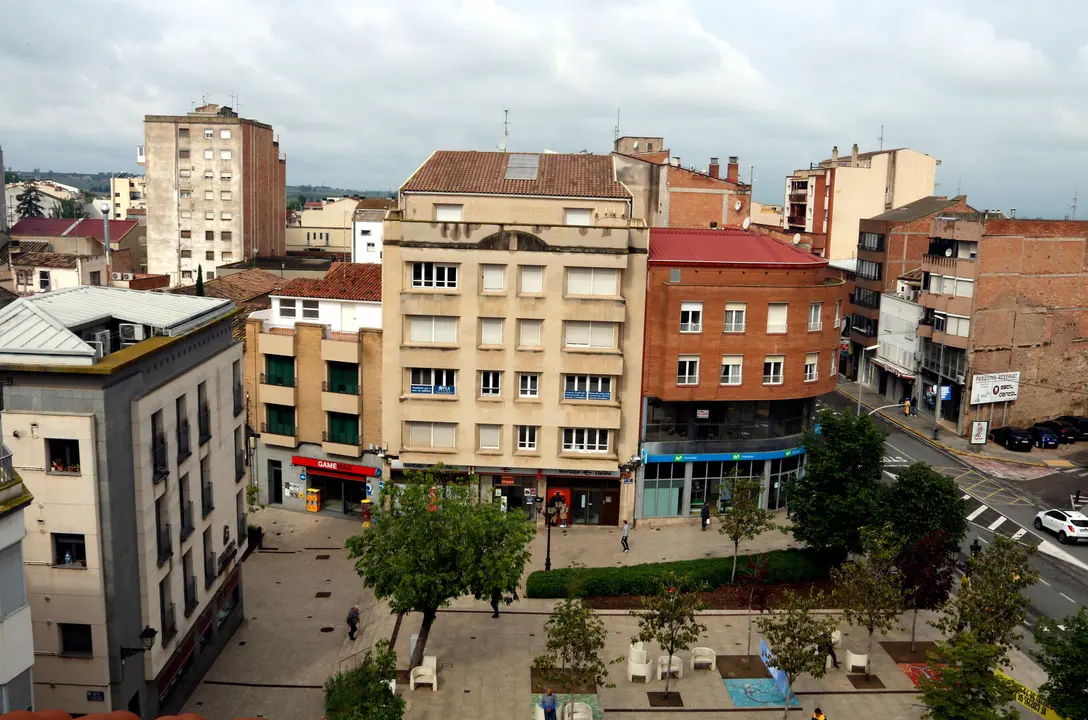 La plaça de l'Ajuntament de Mollerussa vista des del terrat del consistori. Foto: ACN