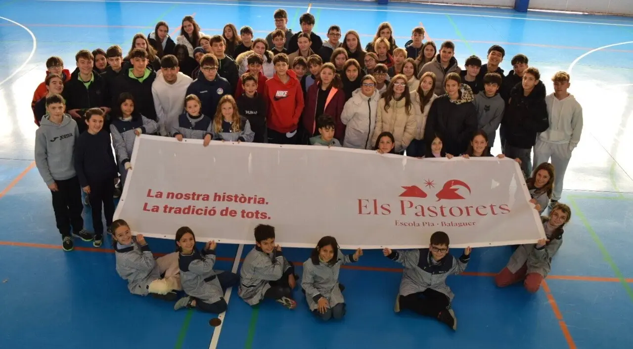 Alguns dels actors dels Pastorets de l'Escola Pia. Foto. Escola Pia (1)