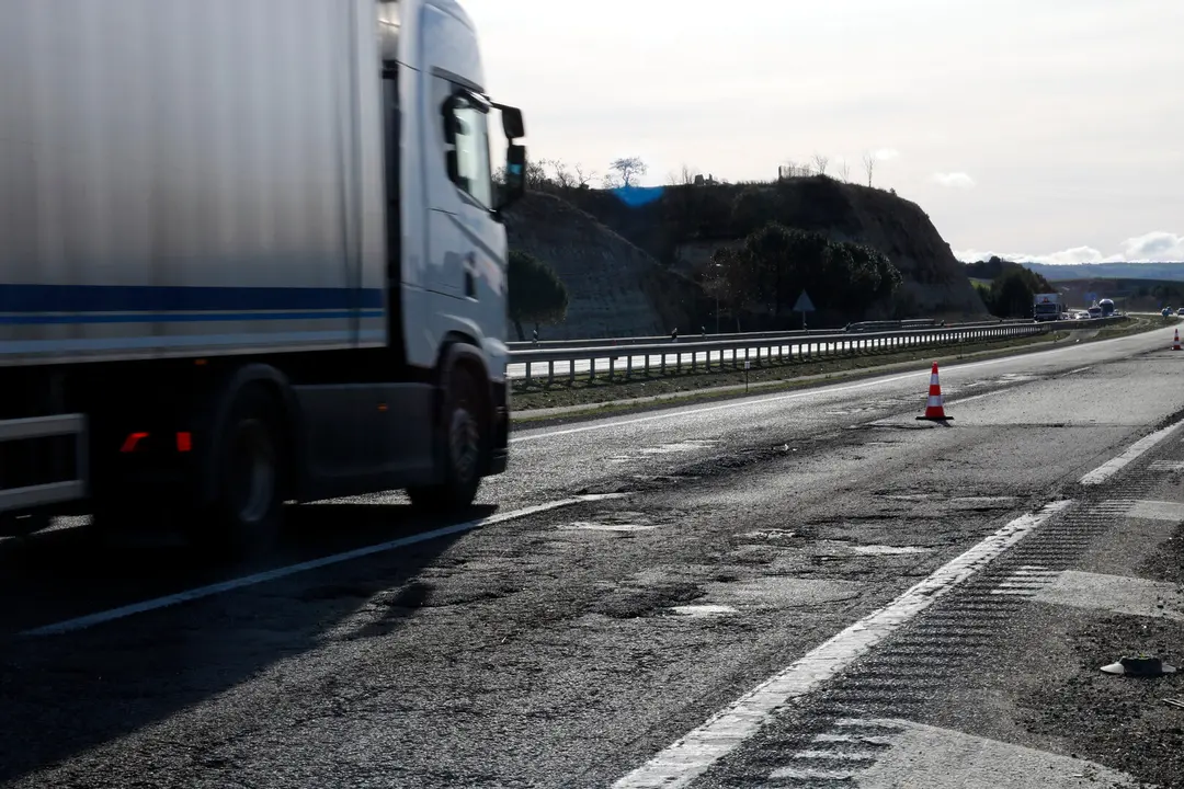 Imatge de l'A-2 en mal estat. Foto: ACN