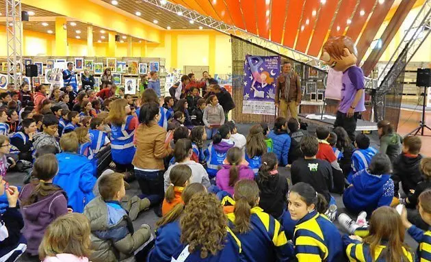 Elvis Riboldi, es presenta al seus lectors, en la visita al Saló.