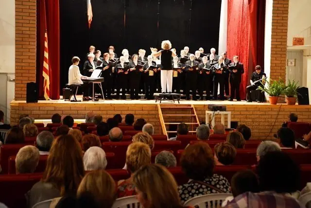 L'homenatge als alcaldes de Cervià va comptar amb l'actuació de la coral Audite de Valls