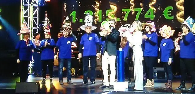 El Grup de Teatre Tour-Mix va participar en l'actualització del marcador de la Marató.