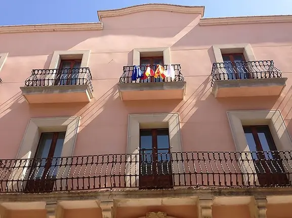 Imatge de l'edifici consistorial del Plau d'Anglesola