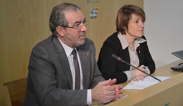 El President Joan Reñé, amb la vicepresidenta Rosa Pujol en la presentació dels pressupostos 2014