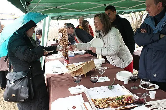 Els restauradors van servir al voltant de 320 tasts dels plats preparats amb nous.