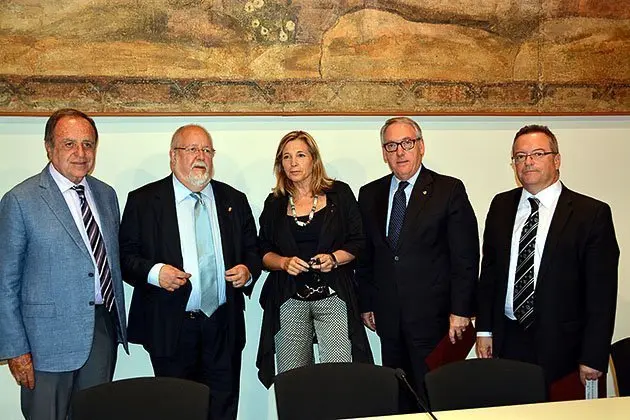 Joana Ortega va presidir l'acte de signatura del conveni.
